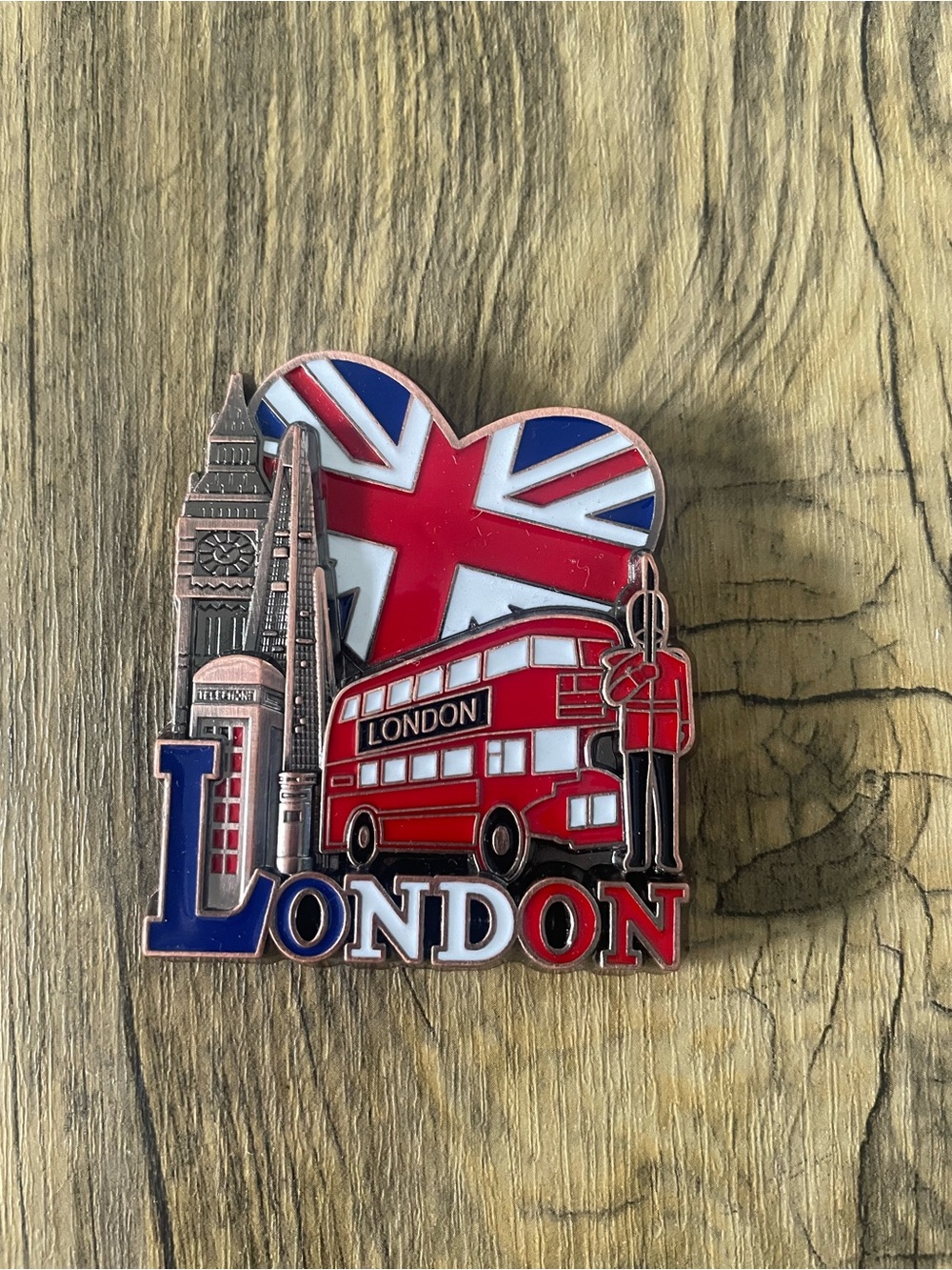 London Heart Badge Magnet - Union Jack & Red Double-Decker Bus